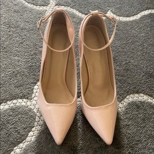 Wild Diva tan color size 6 heels